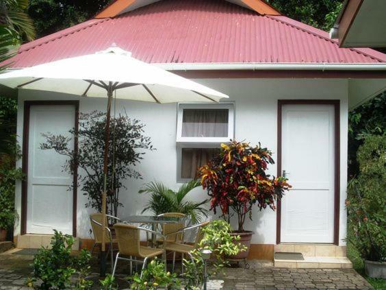 Garden Hut *